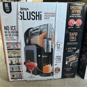 Ninja Slushie Maker - Black and Silver